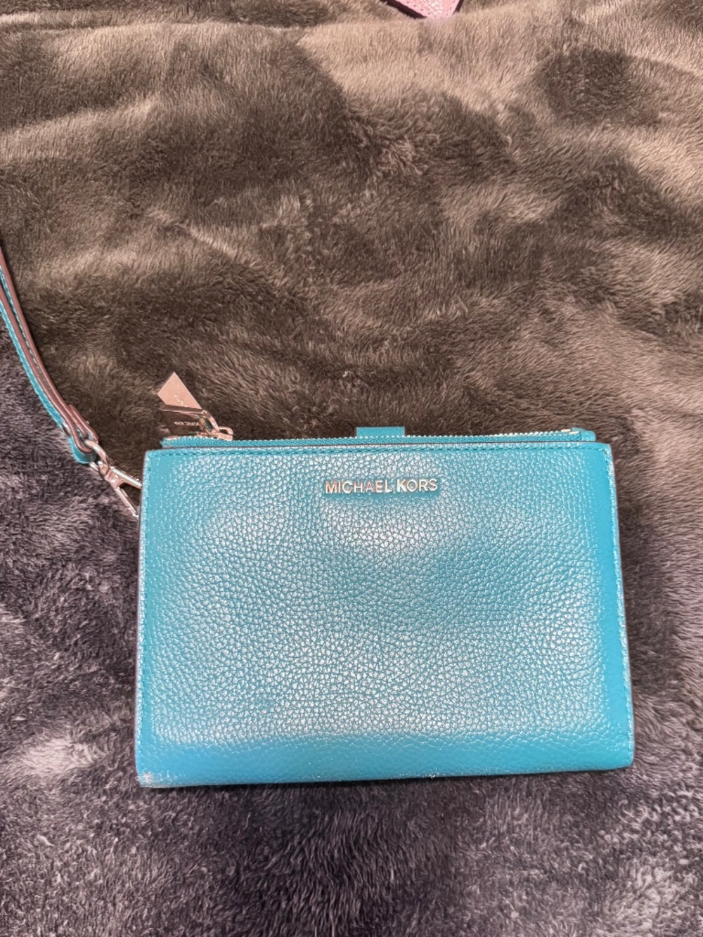 Michael Kors Jet Set Travel Large Pebbled Leather Continental Wristlet Wallet |